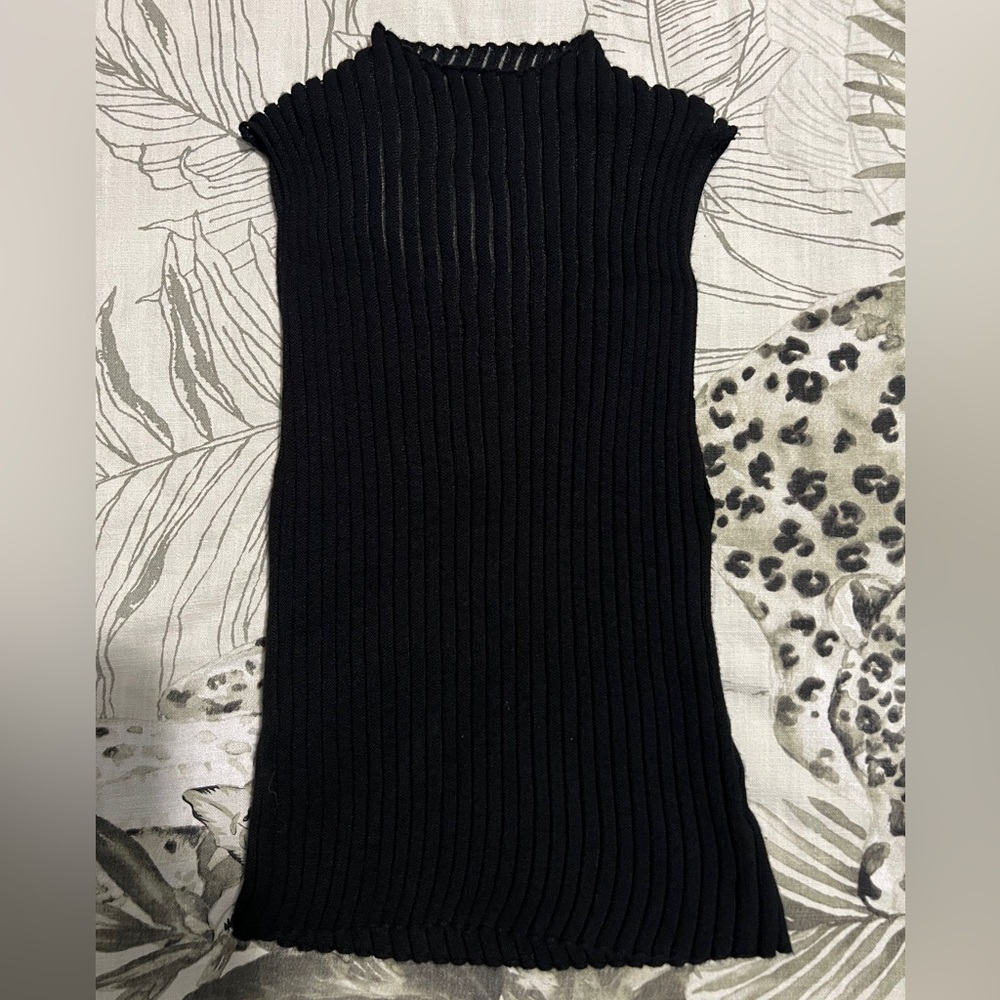 NWOT Stand Mesh Collar Ribbed Tank Top - Picture 3 of 4